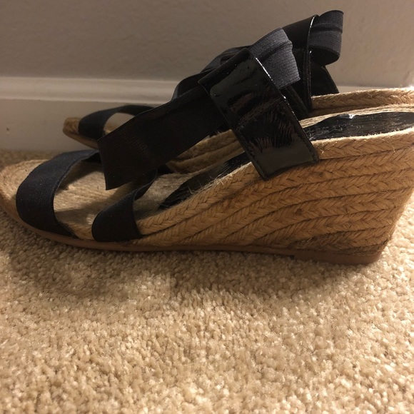 Strappy Black Eric Michael espadrilles. - Picture 5 of 6